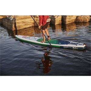 2020 Red Paddle Co Voyager Plus 13'2 "opblaasbaar Stand Up Paddle Board - Carbon 50 Peddelpakket